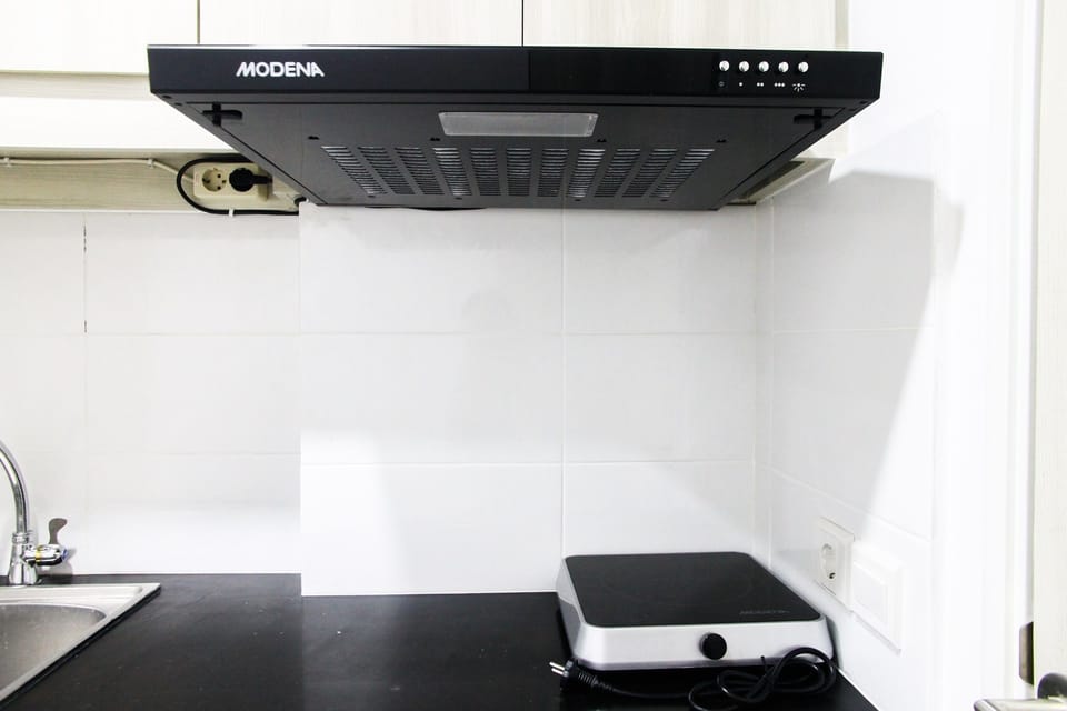 Room | Private kitchenette | Fridge, stovetop, rice cooker, cookware/dishes/utensils