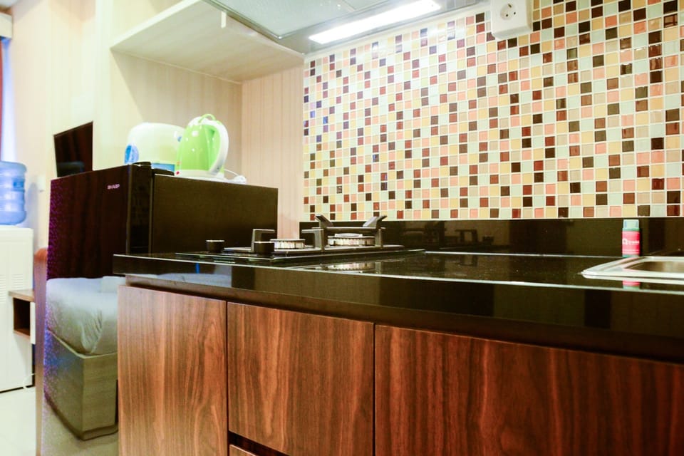Room | Private kitchen | Fridge, stovetop, cookware/dishes/utensils