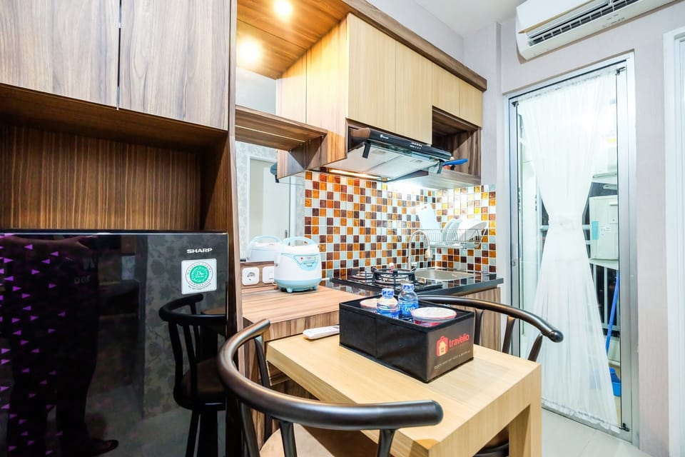 Room | In-room dining