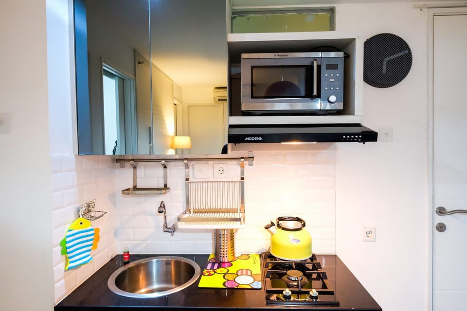 Room | Private kitchenette | Fridge, microwave, stovetop, rice cooker