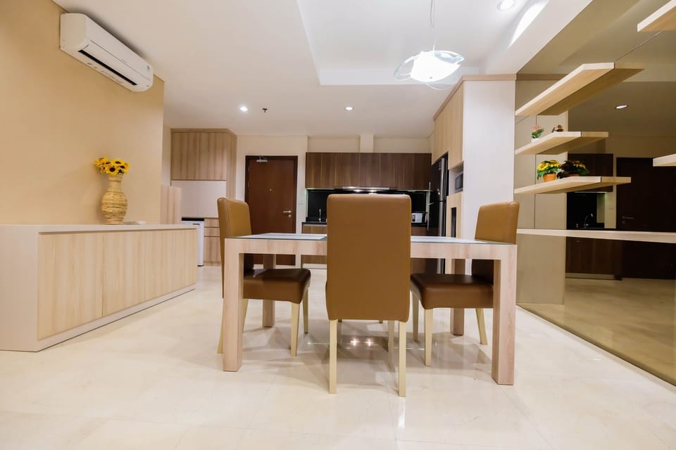 Room | In-room dining