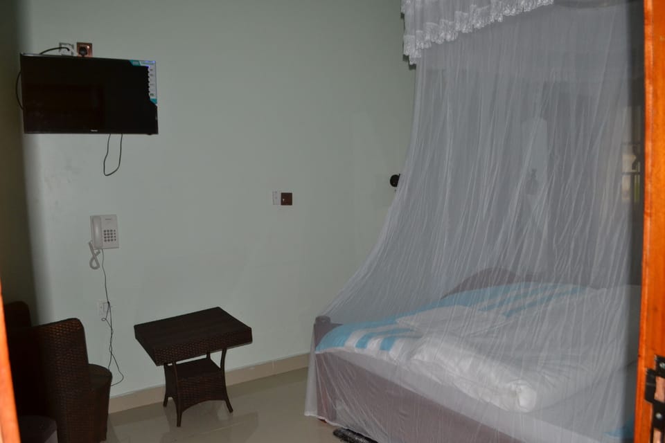 Double Room, Non Smoking | Free WiFi, bed sheets