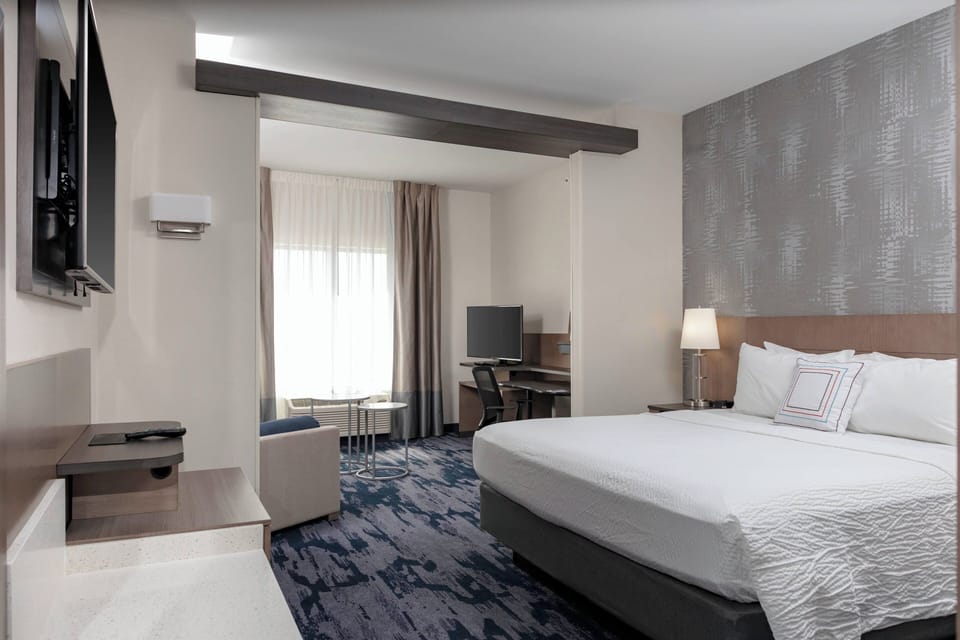 1 bedroom, premium bedding, in-room safe, desk