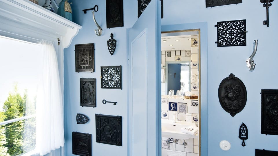 Room (Friesenzimmer) | Living area | Flat-screen TV