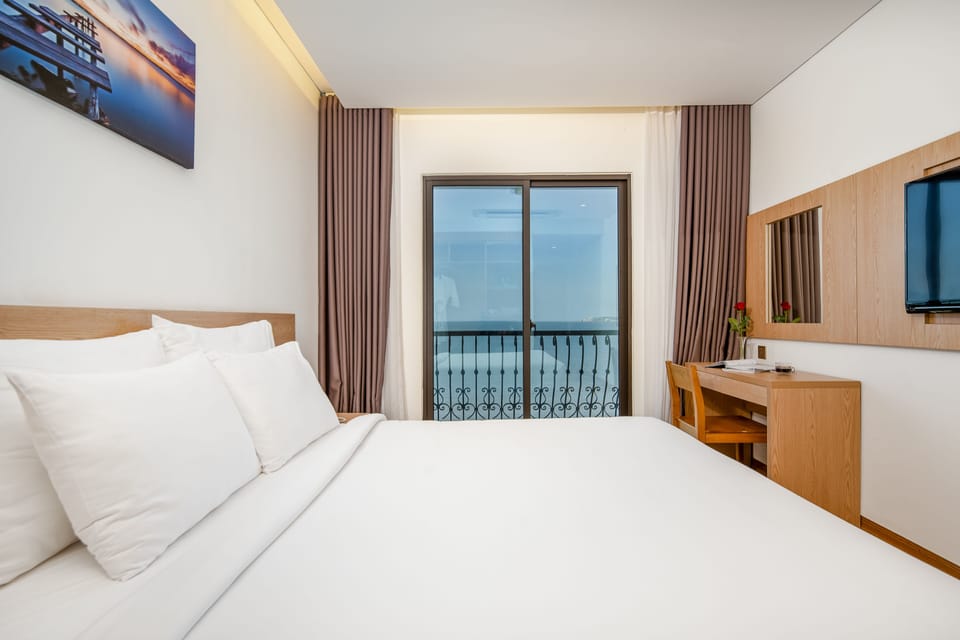 Deluxe Double Room, Sea View | Premium bedding, down comforters, memory foam beds, minibar