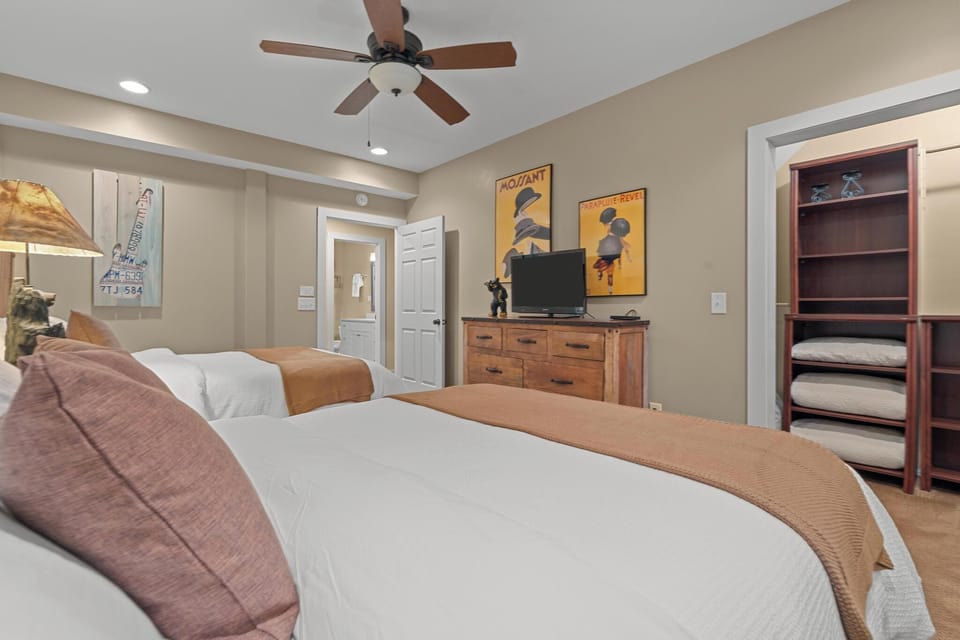 Experience comfort in our cozy cabin, featuring real beds and stunning mountain views.   Relax and unwind in nature’s embrace