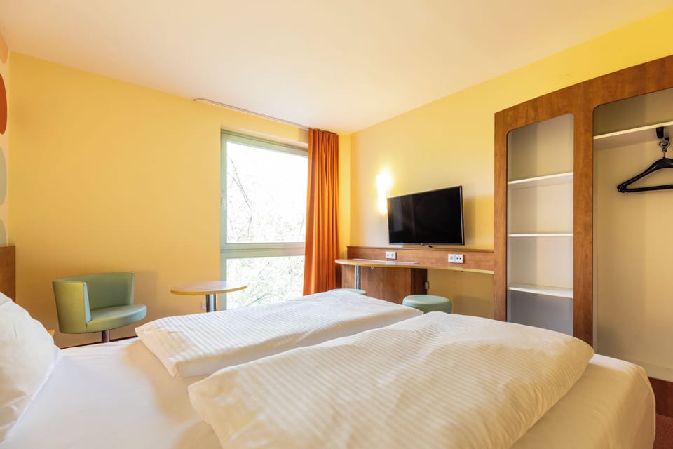 Double Room | Desk, soundproofing, free cribs/infant beds, free WiFi