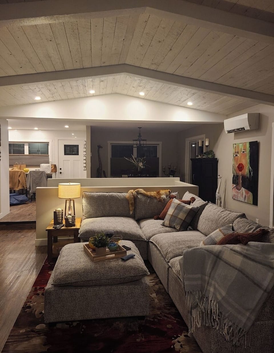 The Chirping Cricket Bed & Breakfast Bed and Breakfast in Peachland