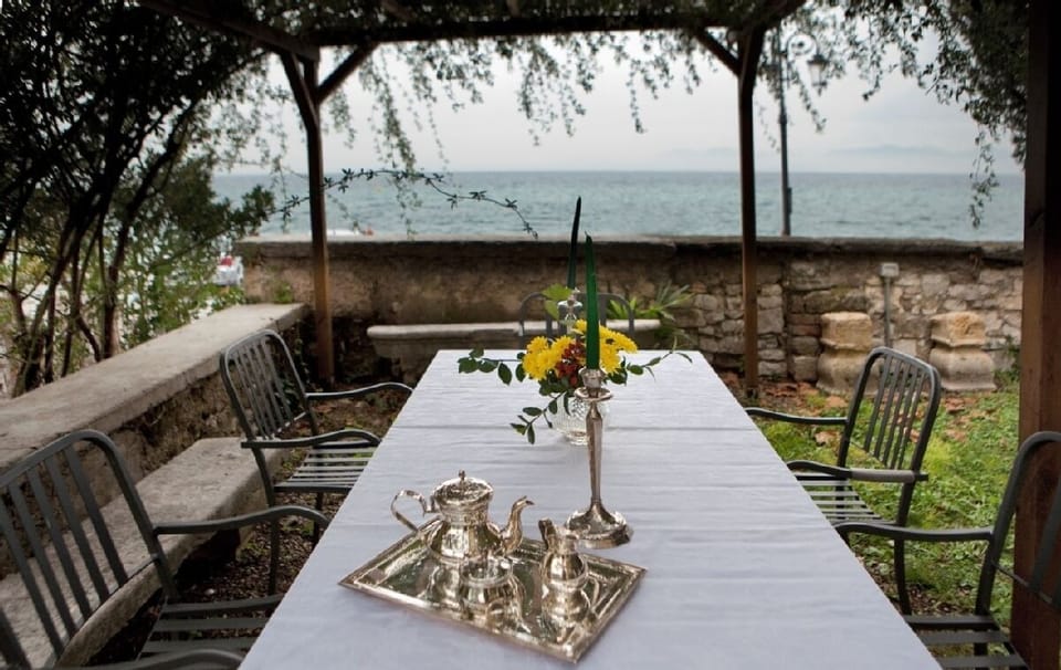 The table in the garden