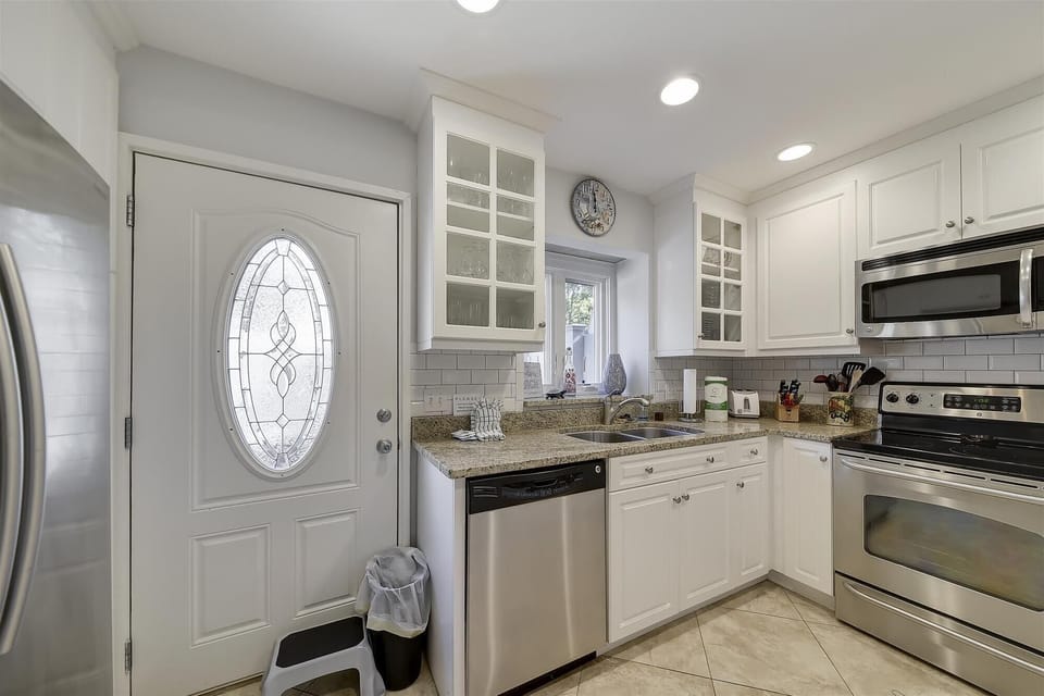 Main Level-Kitchen