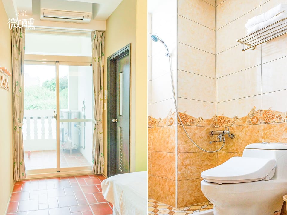 Shower, rainfall showerhead, free toiletries, hair dryer