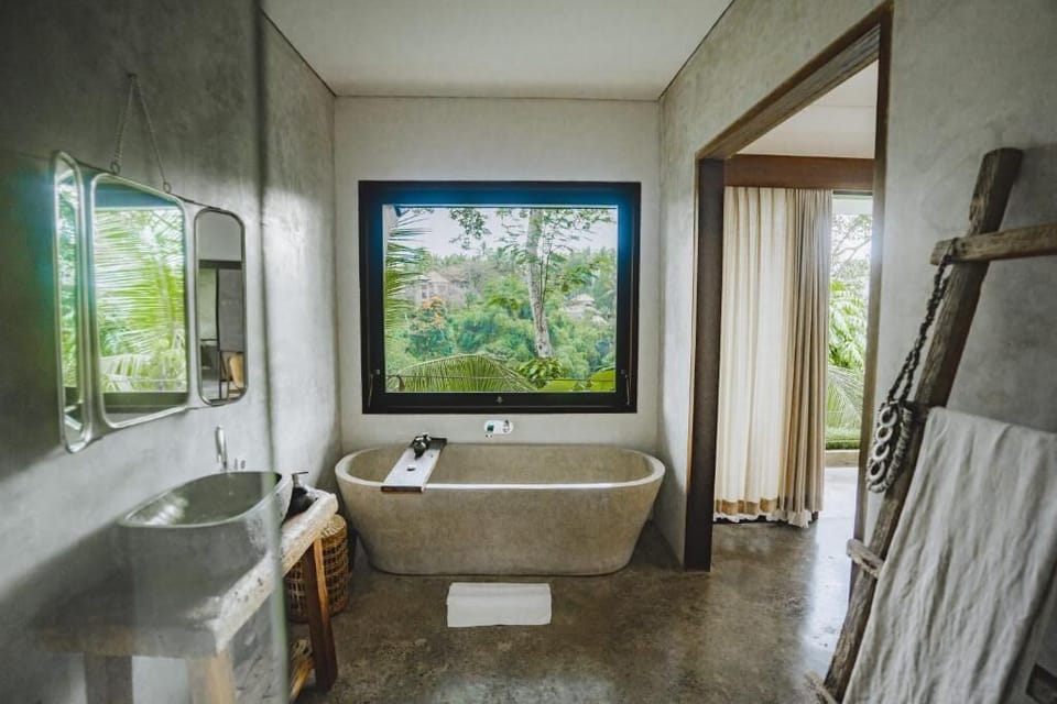 Luxury Villa, Private Pool | Bathroom | Free toiletries, hair dryer, bathrobes, towels
