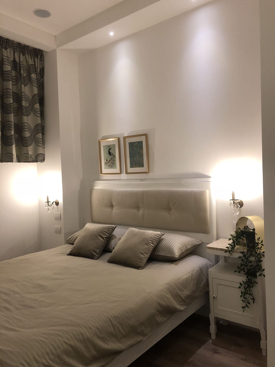 Soundproofing, free WiFi, bed sheets