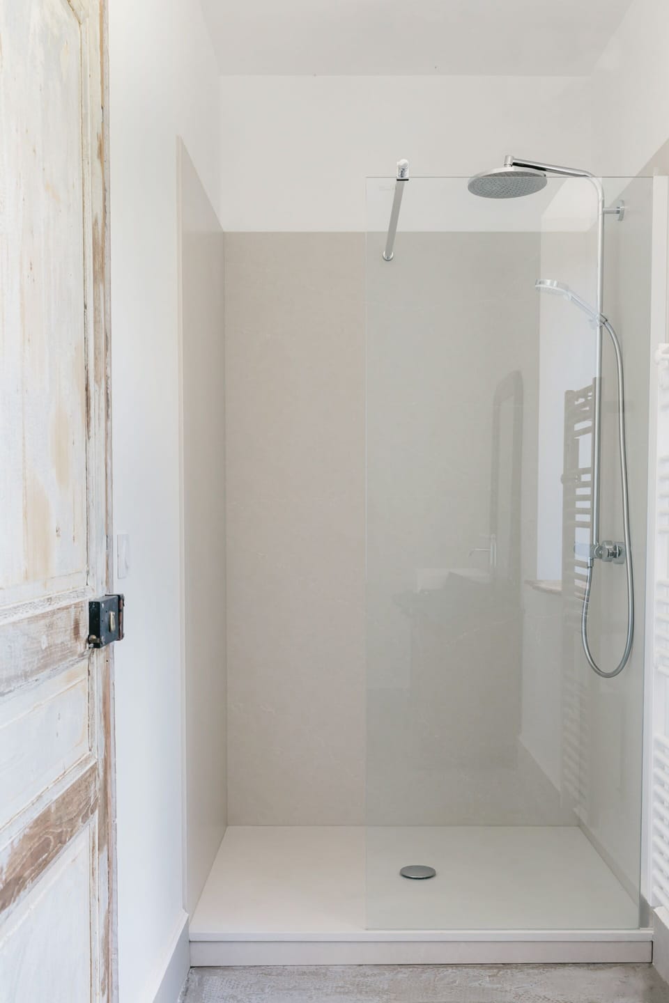Deluxe Apartment, Ensuite, Mountain View | Bathroom | Shower, rainfall showerhead, towels