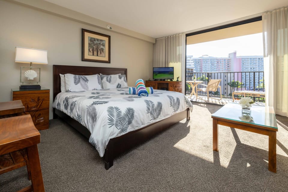 Recently remodeled unit with new bed and furniture. 🛏 🪑🛋️
