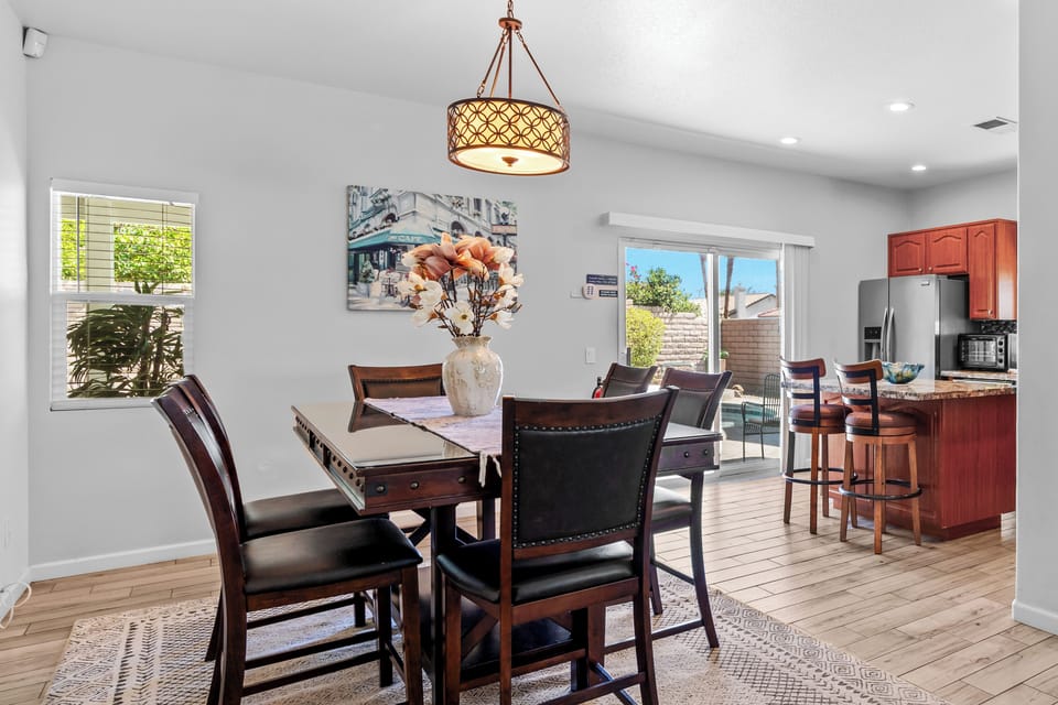 Dining room/ kitchen