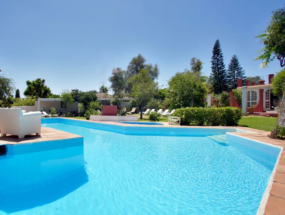 Lovely shallow end of pool with plenty of space to splash around. 
