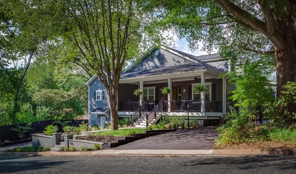 Welcome to Rockbrook Manor