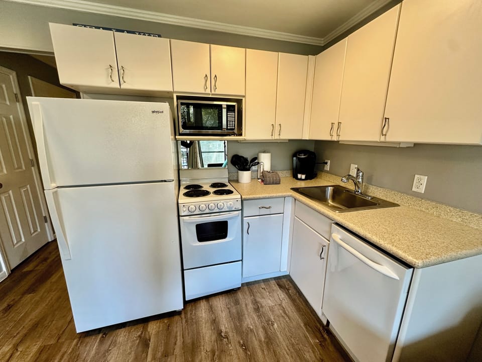 Kitchen - Fully equipped kitchen