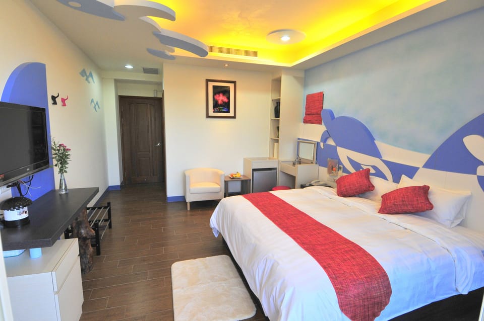 Comfort Double Room, 1 Queen Bed, Non Smoking, Courtyard View | Minibar, blackout drapes, soundproofing, free WiFi