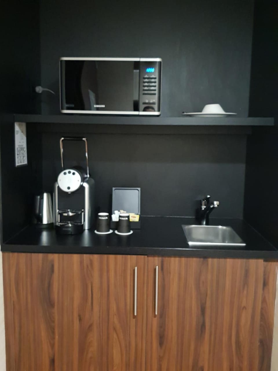 Fridge, microwave, espresso maker, coffee/tea maker