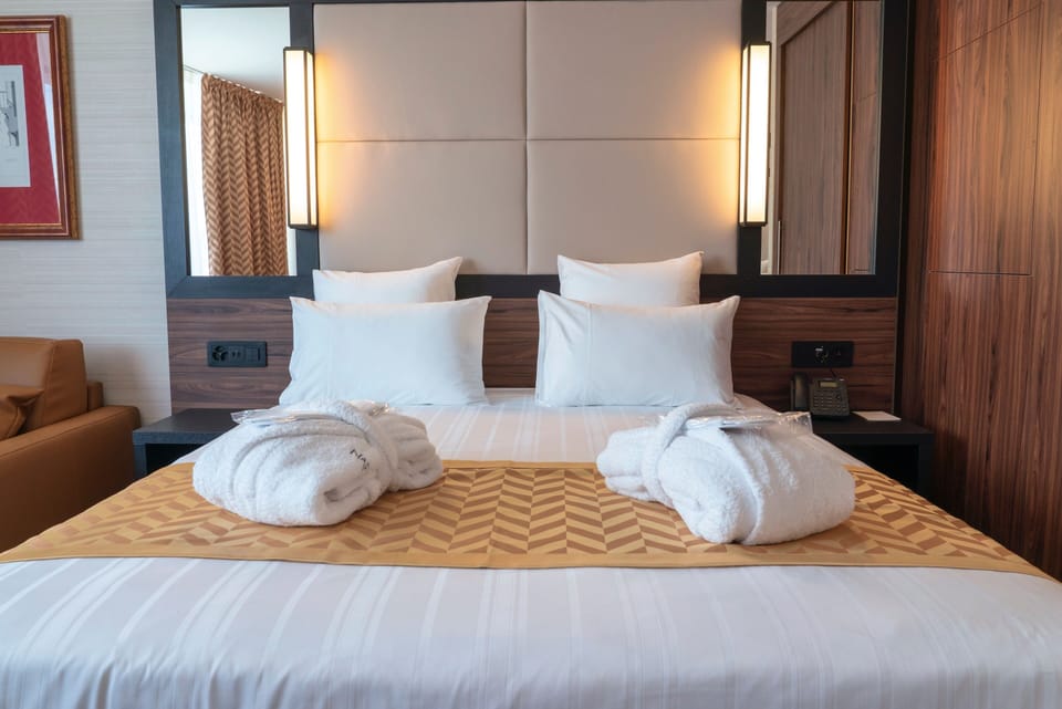 In-room safe, desk, laptop workspace, soundproofing