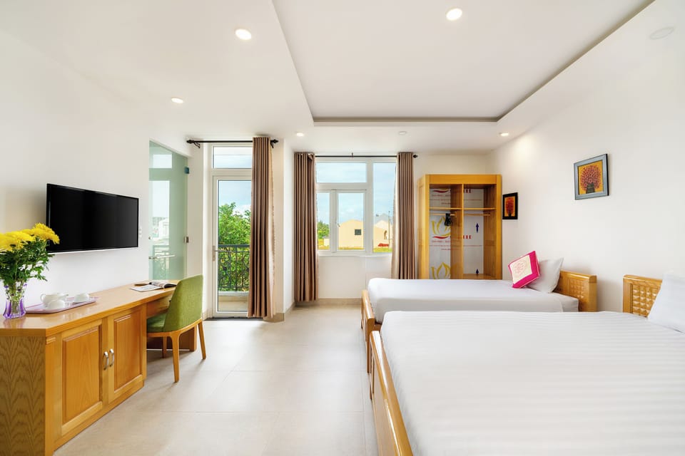 Premium bedding, memory foam beds, minibar, in-room safe