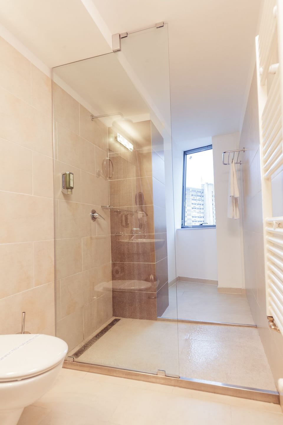 Deluxe Double Room | Bathroom | Deep soaking tub, free toiletries, hair dryer, slippers