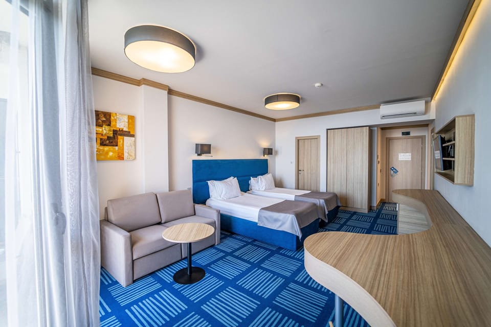 Free minibar, desk, iron/ironing board, free WiFi