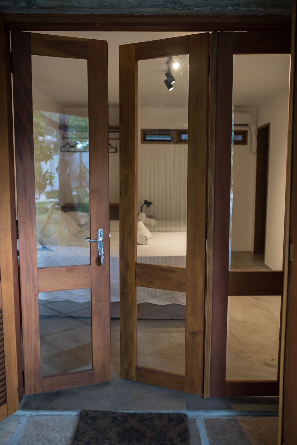 Triple Room, Multiple Beds, Non Smoking | Minibar, free WiFi, bed sheets