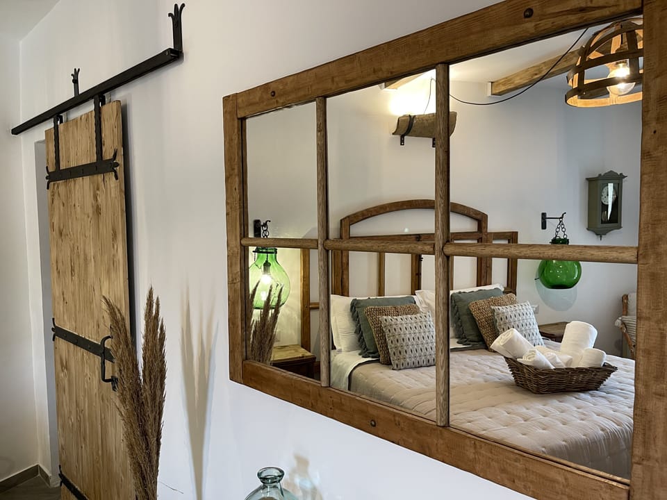 Deluxe Double Room (Lemon) | Desk, blackout drapes, iron/ironing board, free WiFi