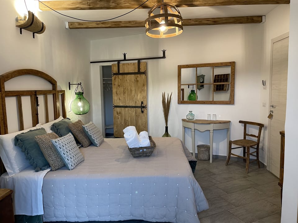 Deluxe Double Room (Lemon) | Desk, blackout drapes, iron/ironing board, free WiFi