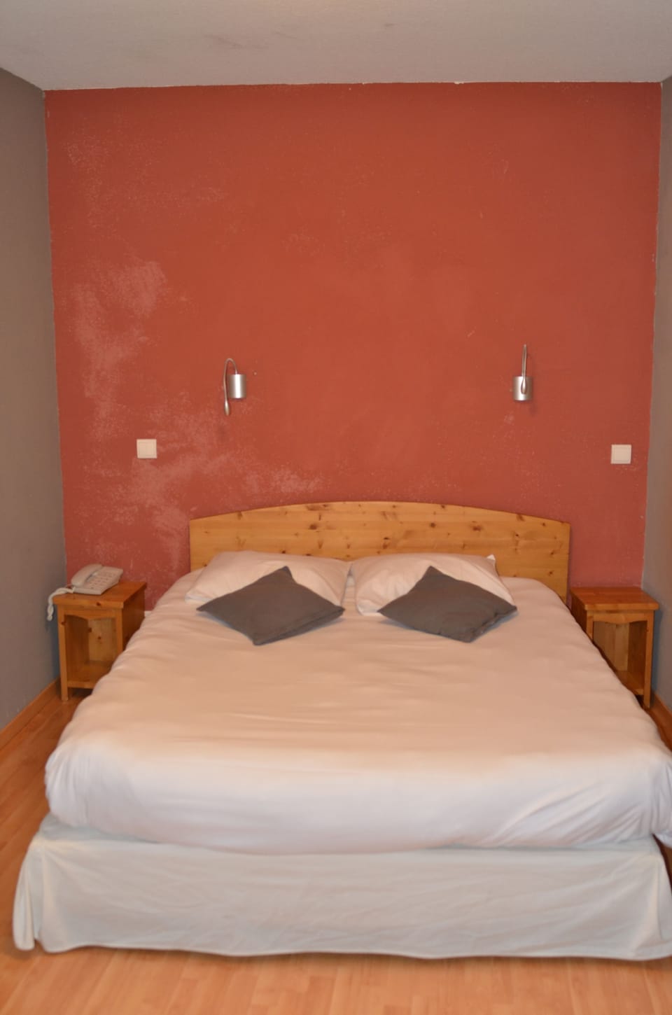 Superior Room, 1 Double Bed, Non Smoking, River View | Blackout drapes, soundproofing, iron/ironing board