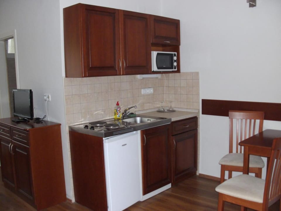 Microwave, electric kettle