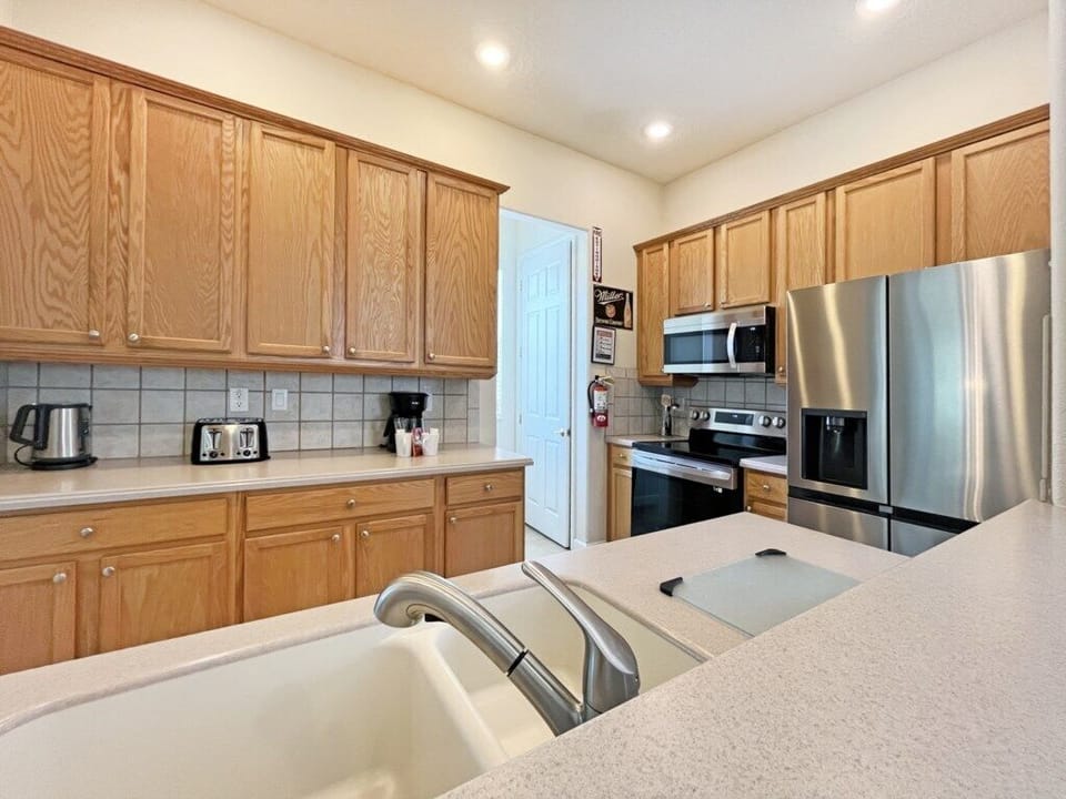 Kitchen1.jpg