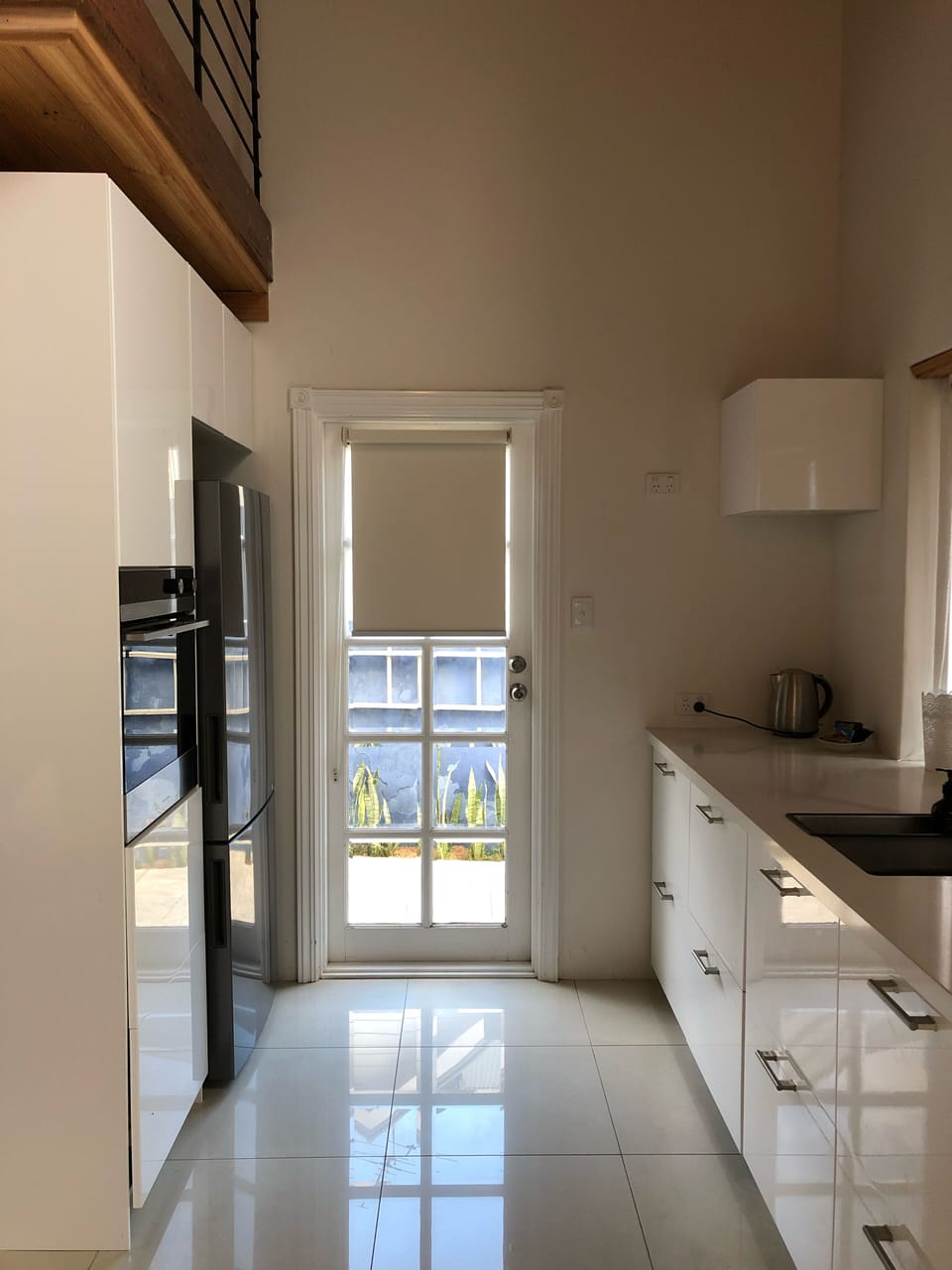 Kitchen to rear courtyard 
