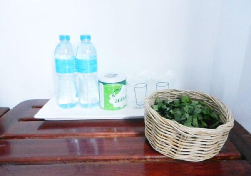 Standard Twin Room | Bathroom | Shower, free toiletries, hair dryer, towels