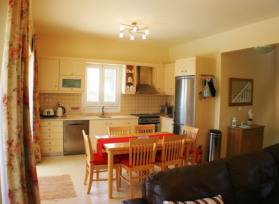 Open Plan Kitchen, Dining Room and Living Room