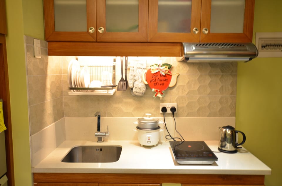 Comfort Condo, 1 Bedroom | Private kitchenette | Full-size fridge, microwave, stovetop, electric kettle