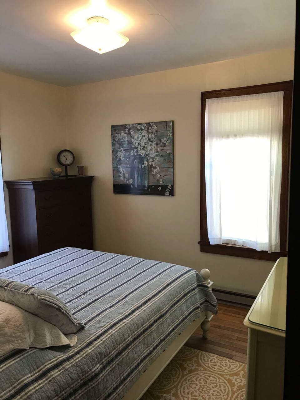 First floor bedroom #1 - queen bed