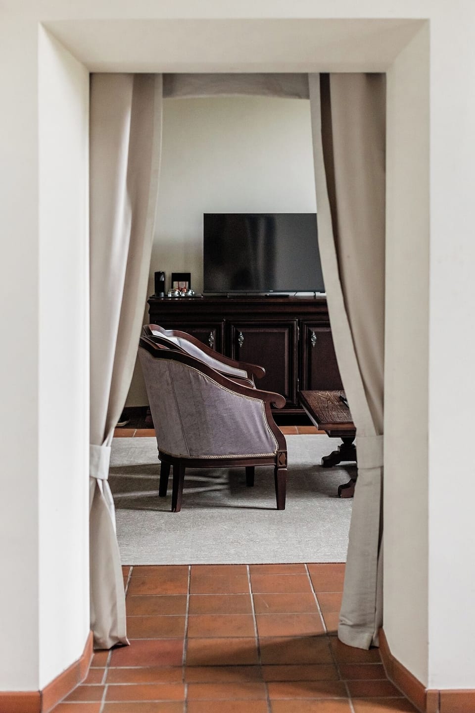 Superior Apartment, 1 King Bed, Non Smoking | Individually decorated, individually furnished, iron/ironing board