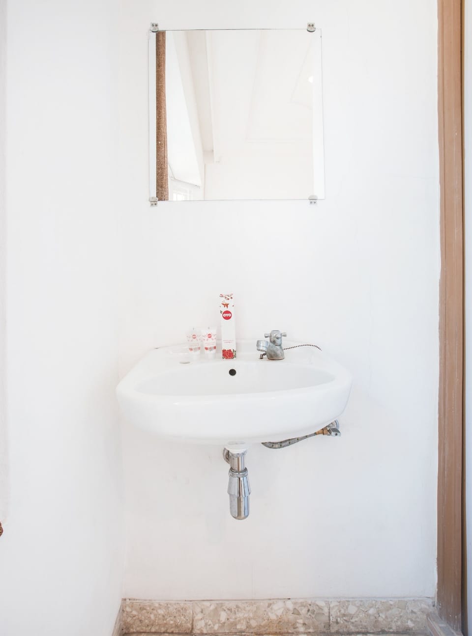 Standard Single Room | Bathroom sink