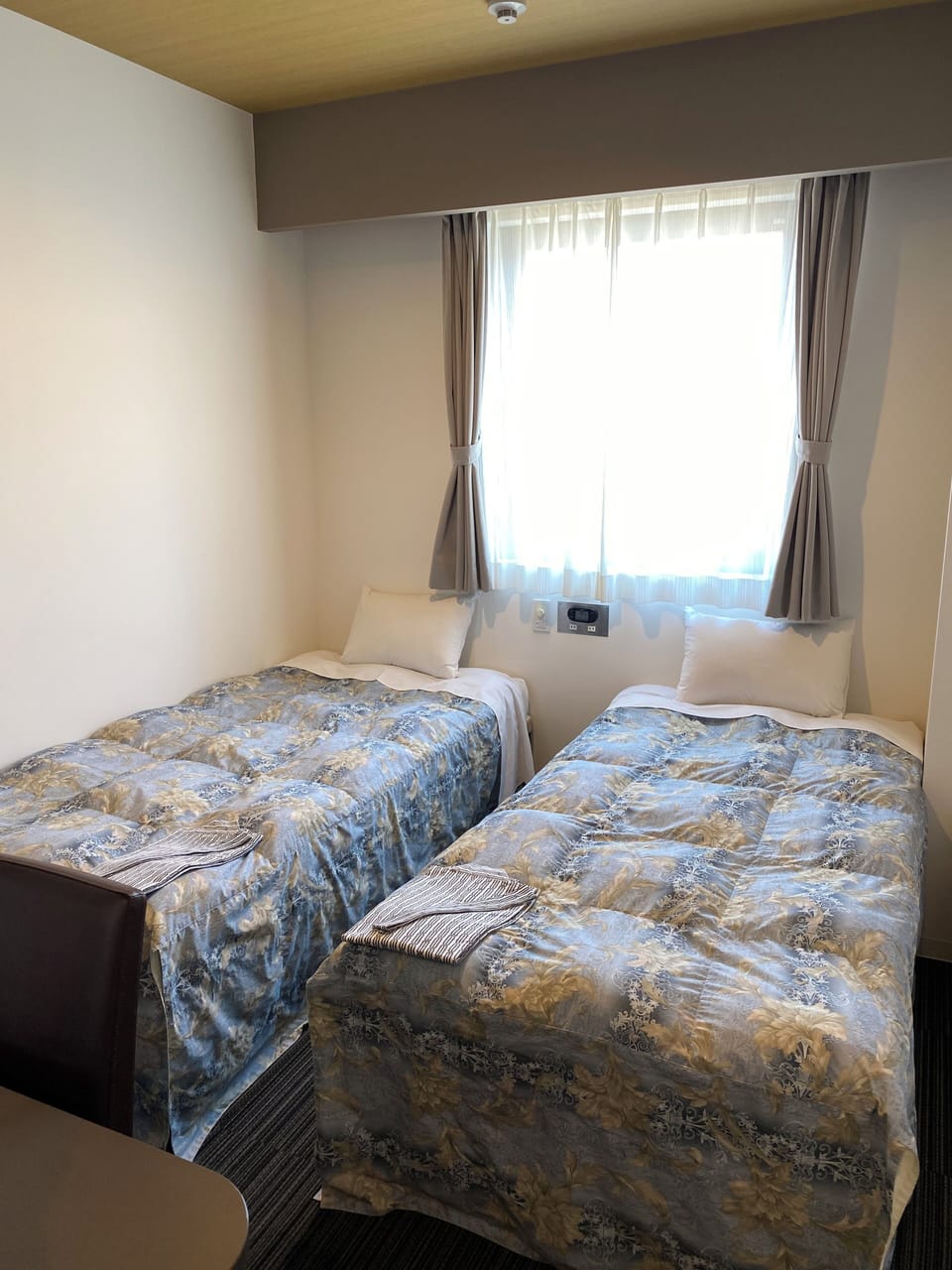Basic Studio | Down comforters, in-room safe, desk, free WiFi