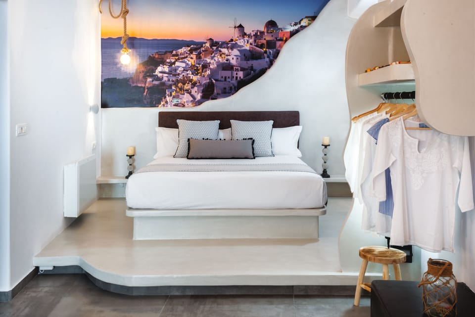 Suite, 1 Bedroom, Hot Tub (External) | Egyptian cotton sheets, premium bedding, pillowtop beds, in-room safe
