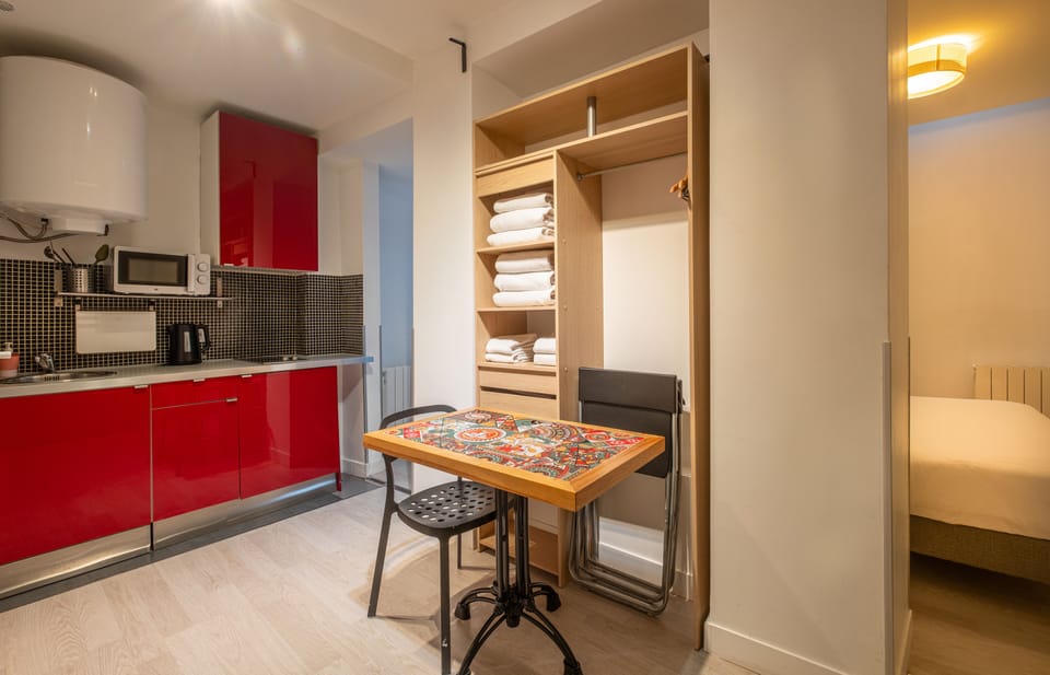 Family Studio, Multiple Beds, Non Smoking | Private kitchen | Fridge, microwave, electric kettle, cookware/dishes/utensils