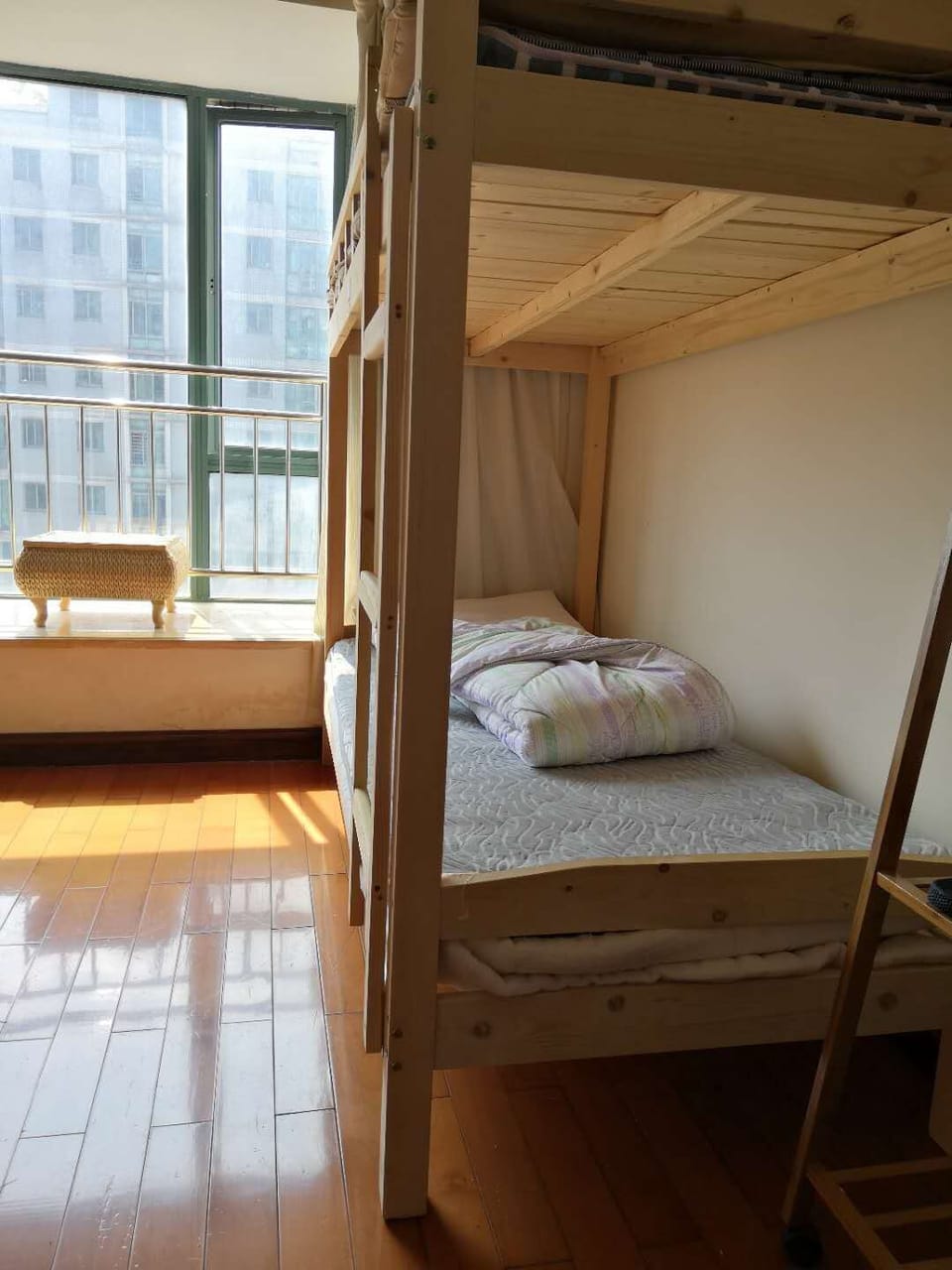 Blackout drapes, free WiFi, bed sheets