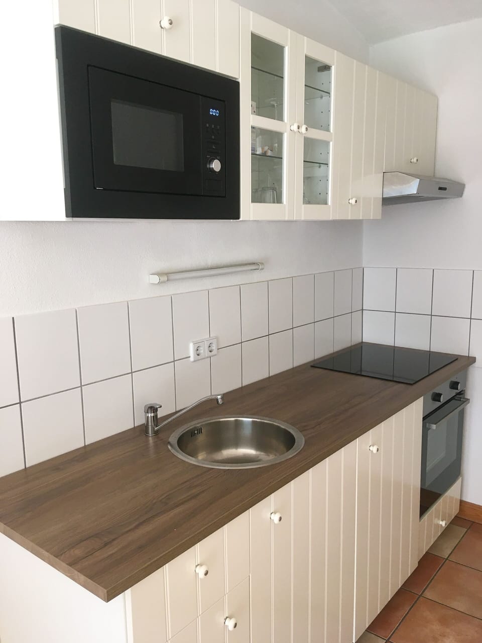 Studio, Private Bathroom | Private kitchen | Highchair