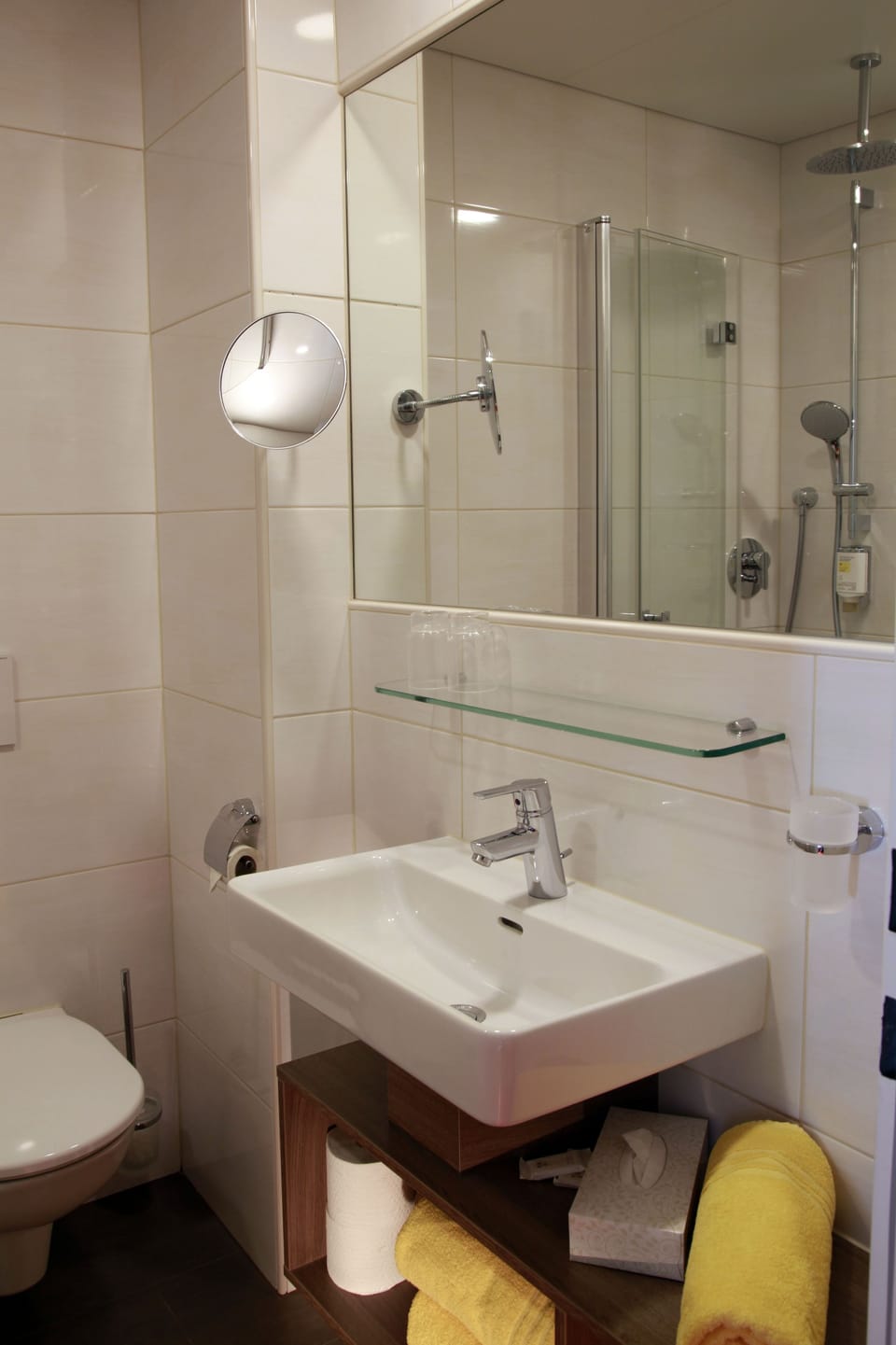 Double Room | Bathroom | Shower, bathrobes, towels