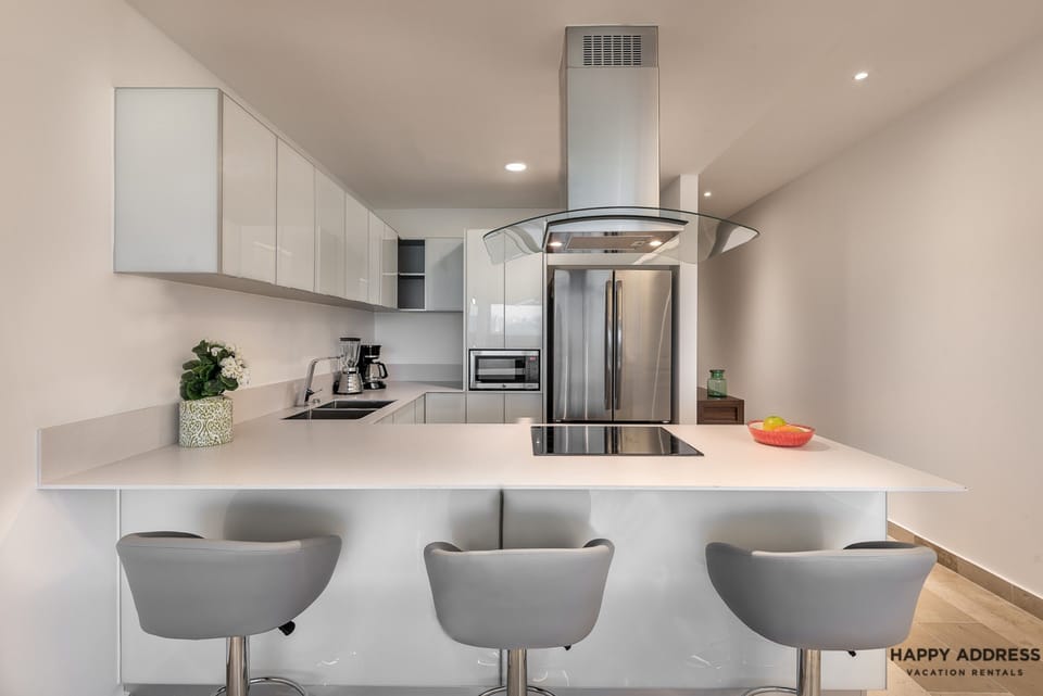 Apartment | Private kitchen | Fridge, microwave, oven, stovetop