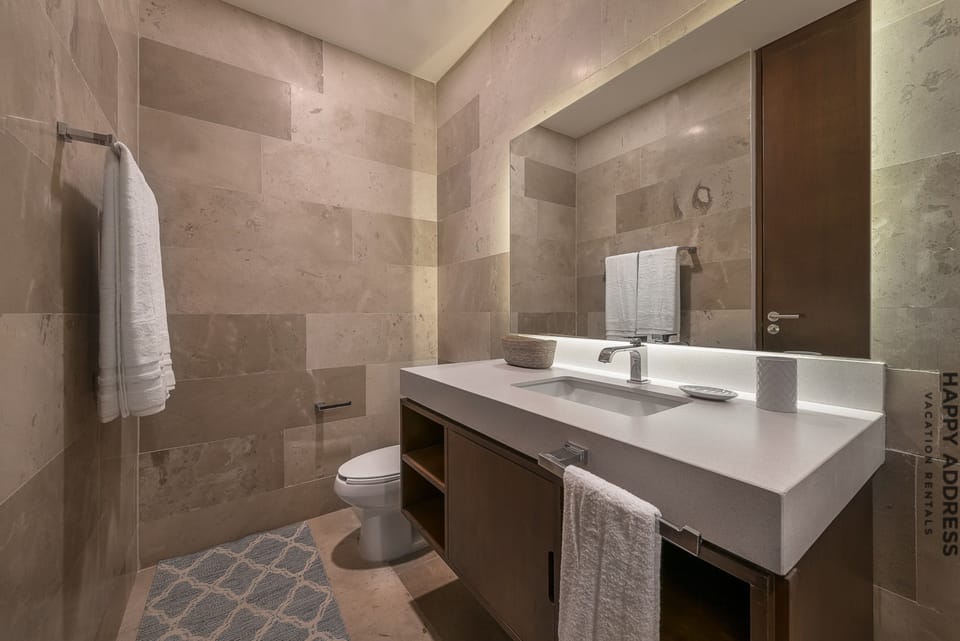 New and modern 2BR downtown apartment by Happy Address Apartment in Playa del Carmen